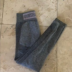 Gym shark leggings